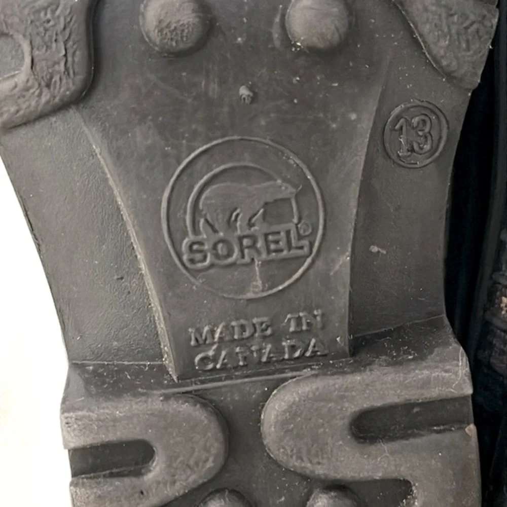 Sorel boots tan and Black size 13 children